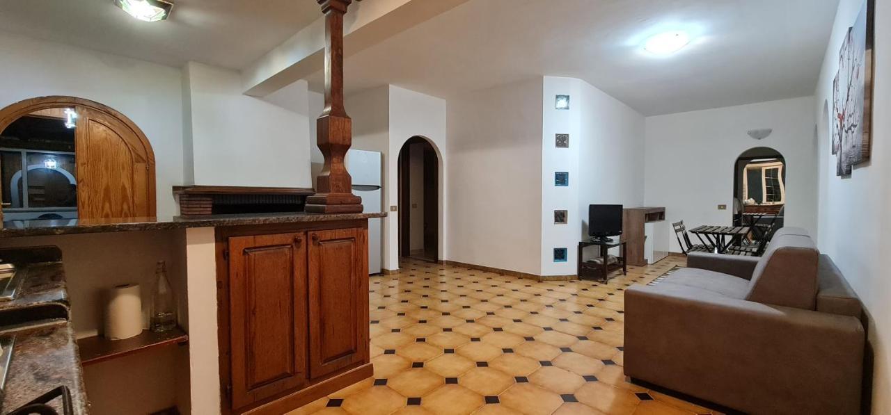 Al Focolare Di Enzo Villa Marino Luaran gambar